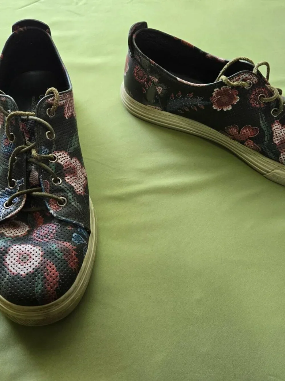 Gucci Floral Perforated Leather Low-Top Sneakers Size 12